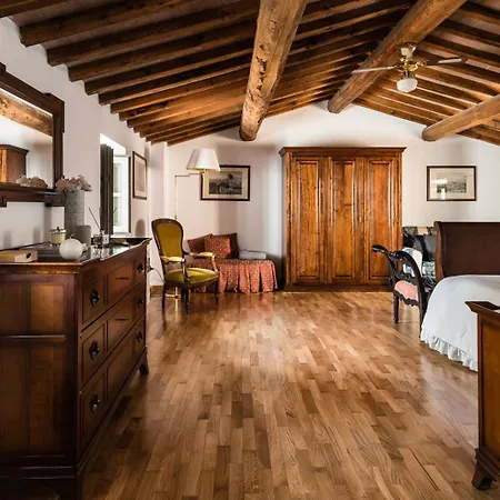 アパートホテル Tenuta Guinigi Antico Borgo Di Matraia - Exclusive Holidays & Pool 3*