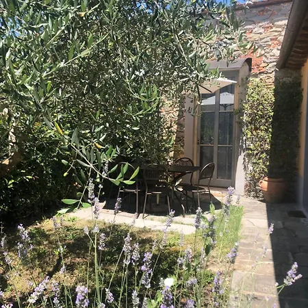 Tenuta Guinigi Antico Borgo Di Matraia - Exclusive Holidays & Pool Aparthotel 3*