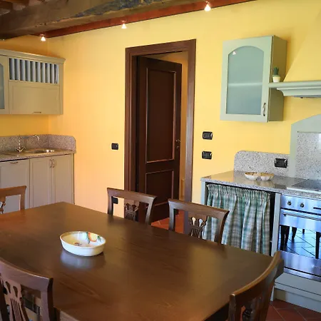 アパートホテル Tenuta Guinigi Antico Borgo Di Matraia - Exclusive Holidays & Pool ルッカ