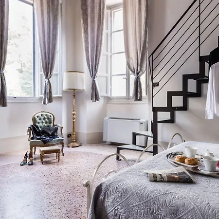 アパートホテル Tenuta Guinigi Antico Borgo Di Matraia - Exclusive Holidays & Pool ルッカ